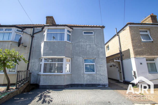 3 Bedroom Semi Detached for Rent