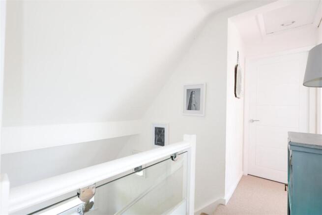 3 bed Detached for sale Image 9