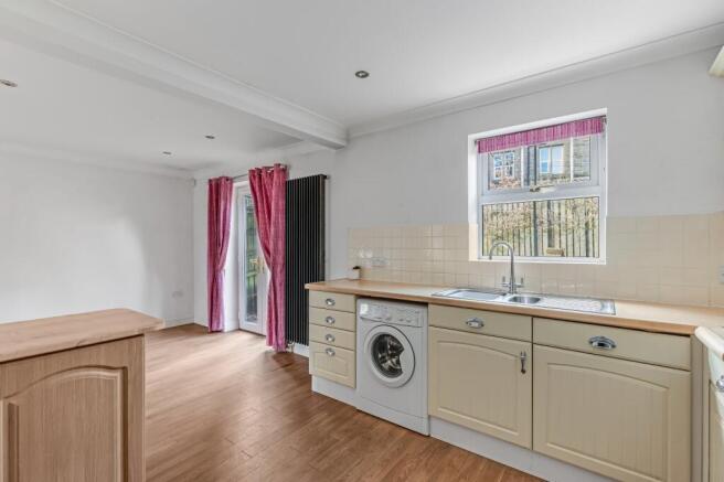 3 bed Terraced for sale Image 7