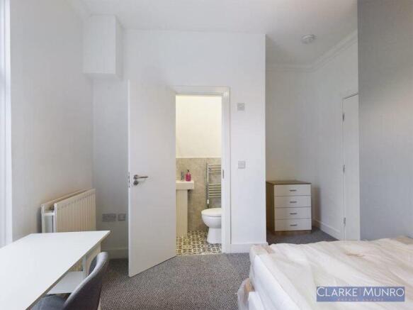 1 bed House Share to rent Image 6
