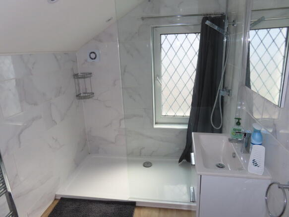 2 bed Terraced to rent Image 11