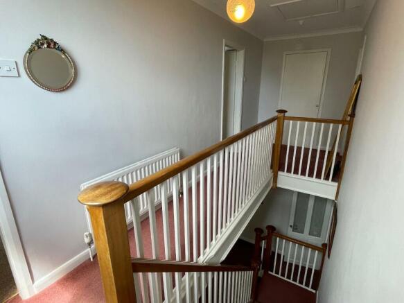 FIRST FLOOR LANDING