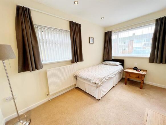 Bedroom 4 pic 2.jpg