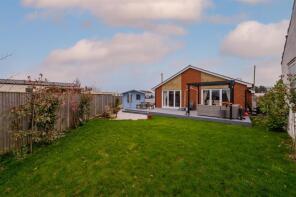 27, Nutbourne Road, Hayling Island PO11 9RU