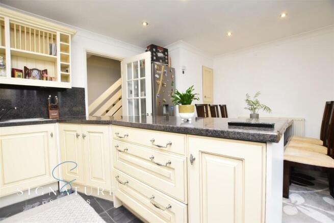 Kitchen 2 (14).jpg