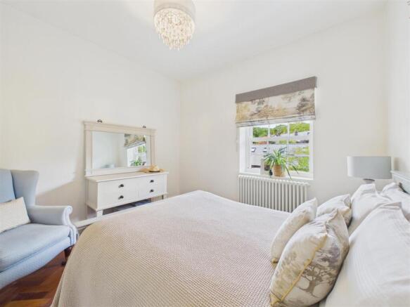 2 bed Apartment for sale Image 9