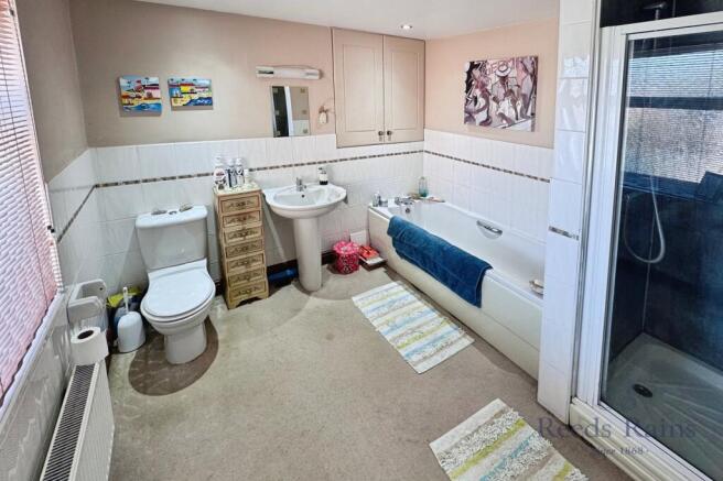 Master En-Suite