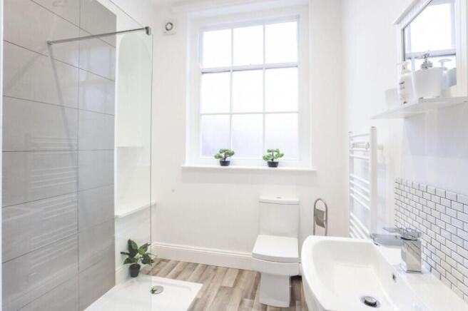 2 bed Apartment for sale Image 5