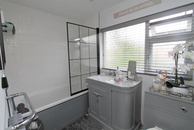 Family Bathroom.JPG