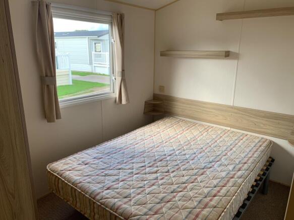 Pre Loved Lodge, Capel Court Park, Capel-le-Ferne, Folkestone, Kent, CT18 7AZ photo 4