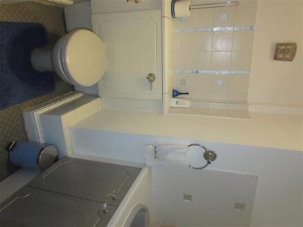 Cloakroom/wc