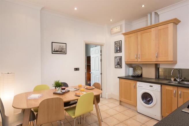 2 bed Apartment for sale Image 5