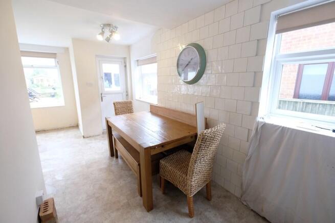KITCHEN/DINING ROOM
