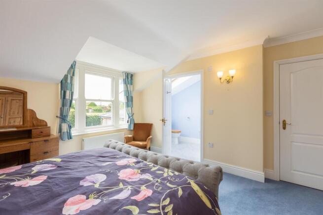 Bedroom 2 Suite