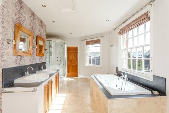 En Suite Bathroom