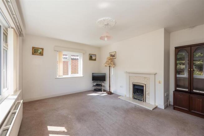 2 bed Semi-Detached Bungalow for sale Image 4