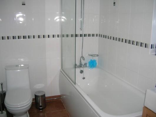 FAMILY BATHOOM