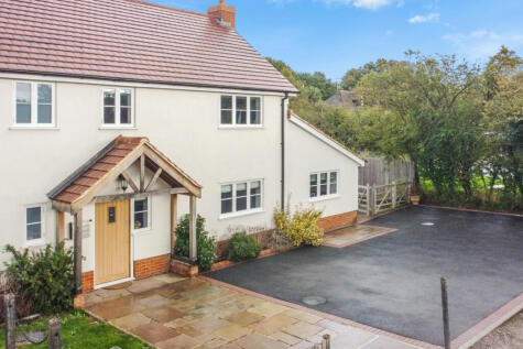 Common View Bumbles Green, Waltham Abbey, EN9