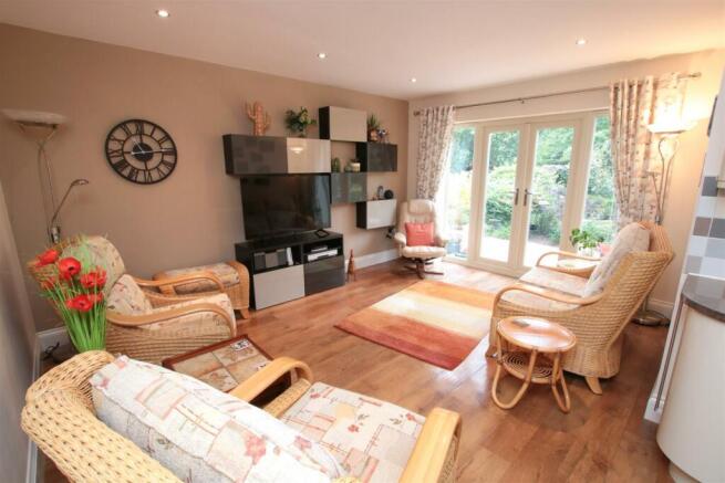 OPEN PLAN LIVING/ DINING/ KITCHEN