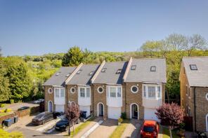 18, Glenside Close, Kenley CR8 5AX