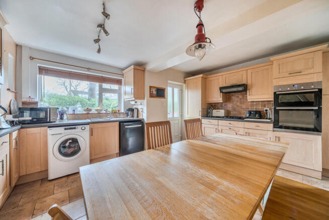 1397516-15-695fd3...