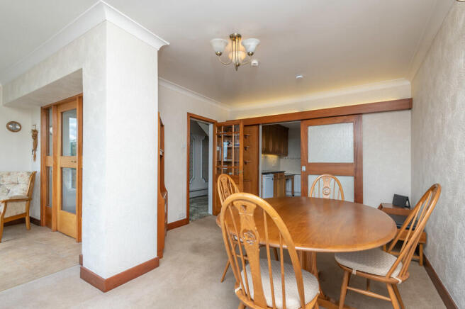 4 bed Detached for sale Image 7