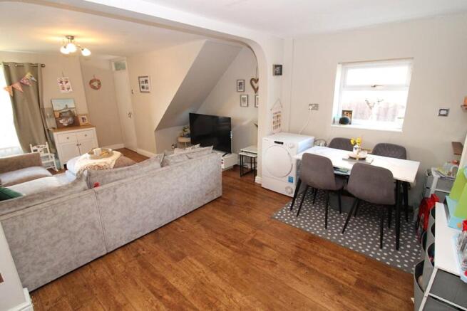 3 bed Semi-Detached for sale Image 4