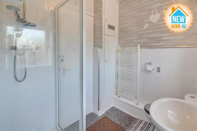 FAMILY BATHROOM: