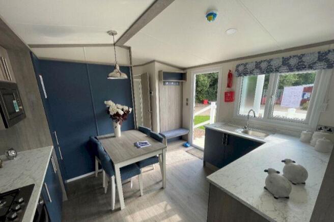Two Bed Regal Hemsworth, Ketch Caravan Park, Broomhall, Worcester, Worcestershire, WR5 3HW photo 4
