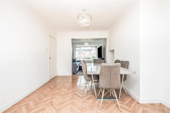 3 bed Semi-Detached for sale Image 10