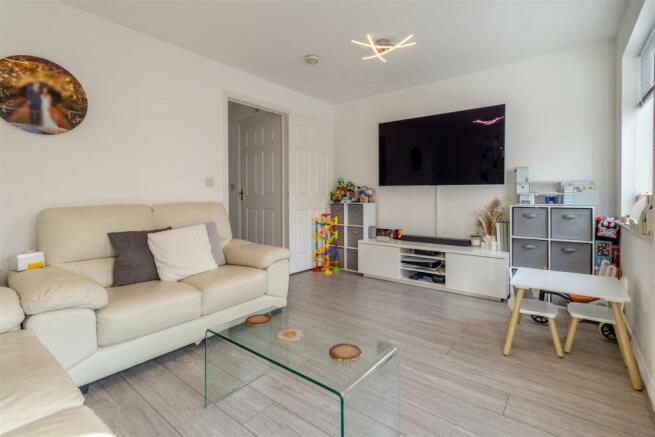8586346-interior02.jpg