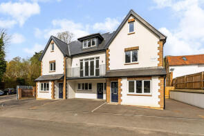3, Pentire Place, Barford Lane, Churt, Farnham GU10 2JD