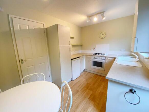 Kitchen pic 3.jpg