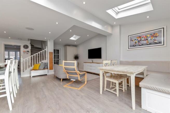 3HousefieldWay-46.jpg