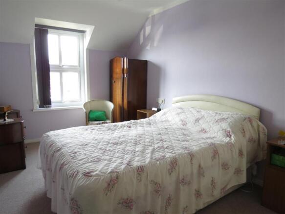 Bedroom: