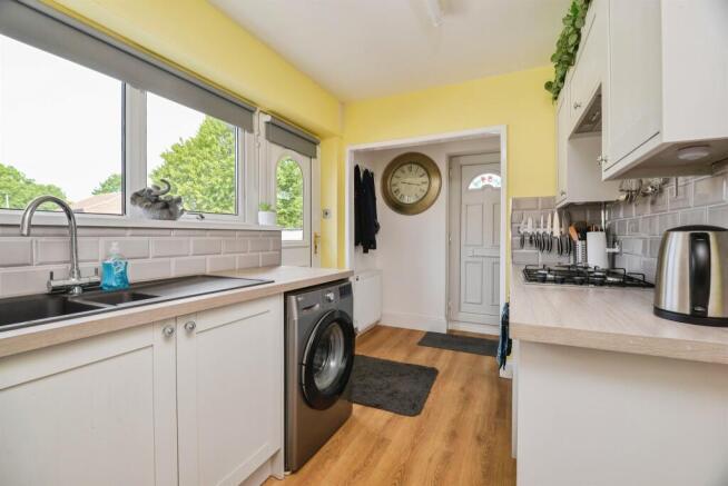 2 bed Detached Bungalow for sale Image 5
