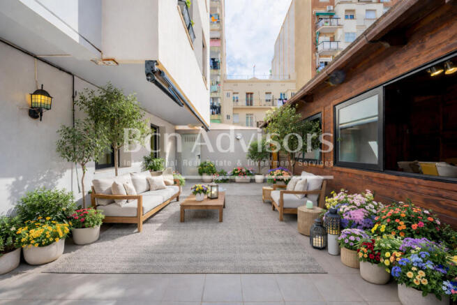 Piso-con-terraza-privada-y-piscina-comunitaria-...