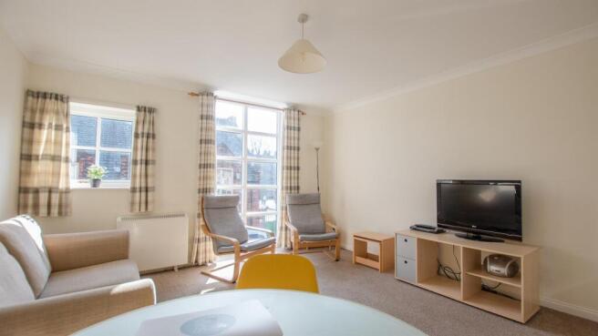 2 bed Flat to rent Image 5