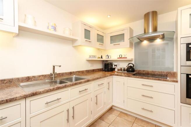 Kitchen3.jpg