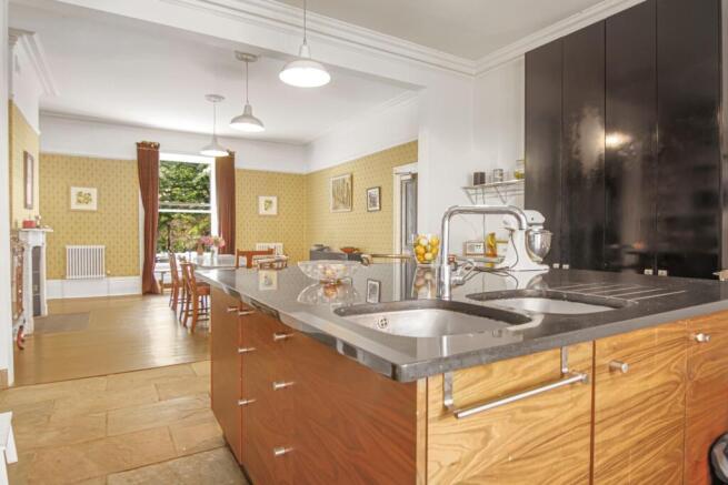 6 bed Terraced for sale Image 8