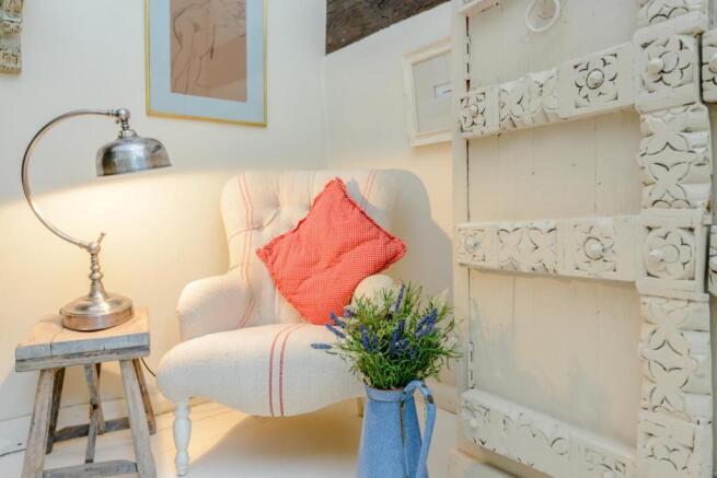 8381416-interior20-800.jpg