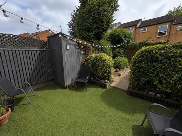 3 bed Town House to rent Image 12