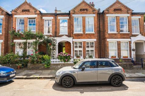 North Avenue,
Kew, TW9