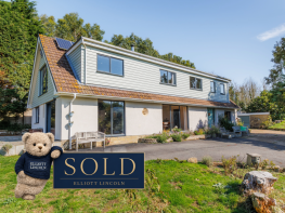The Lakehouse, Bathingbourne Lane, Sandown PO36 0LU