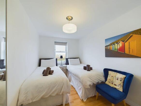 2 bed Apartment for sale Image 6