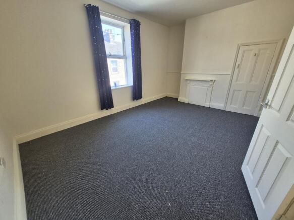 2 bed Terraced to rent Image 11