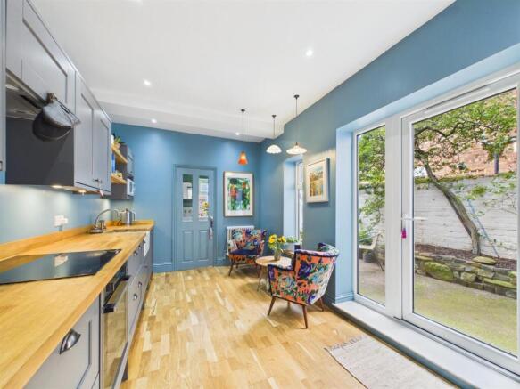 Laburnum Avenue, Whitley Bay photo 4