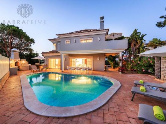 Villa Oasis with 5 Bedrooms and Private Pool in Vale do Lobo