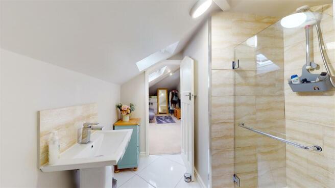 EN SUITE