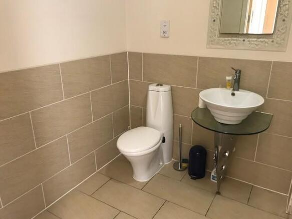 1 bed Apartment to rent Image 5